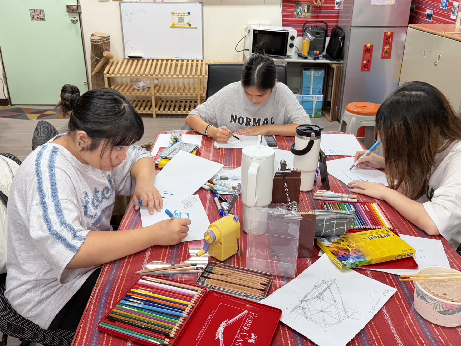 課堂作業奮戰中~~